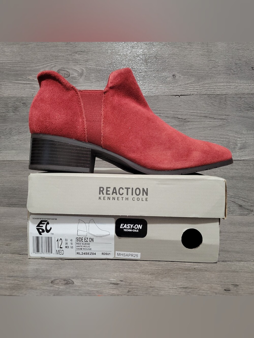 Kenneth Cole REACTION Side Ez on Womens Size 12 Red Suede